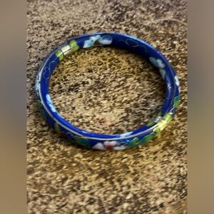 Vintage Cloisonné Cobalt Blue & Floral enamel hinged bangle bracelet. Euc